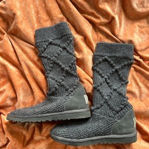 Women’s size 6 knee high knit Ugg boots